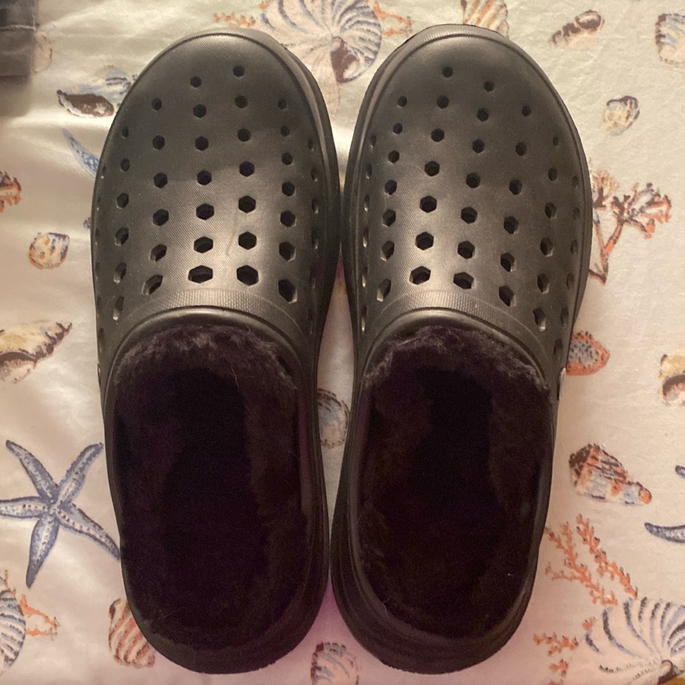 Joy bees slip ons with a snap in fuzzy insert.